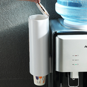 Dispensador automático de vasos de papel CsiJei para montar en la pared, para baño y cocina, en blanco y azul con ribete dorado. - Product Image 3