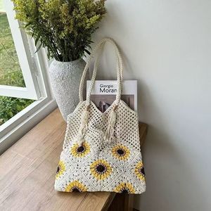 Sac fourre-tout en tissu de coton tressé pour femme, grande capacité, motif tournesol ajouré, idéal pour les vacances à la plage - Product Image 3
