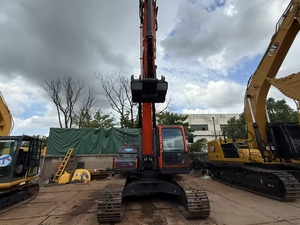 Escavatore Cingolato Versatile a Buon Prezzo, Escavatore Usato Doosan Modello DX225LCA, Escavatore a Catena Vecchio Modello per Ingegneria di Fondazioni - Product Image 4