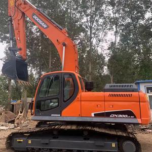 รถขุด Doosan DX300 มือสอง ขนาด 30 ตัน รุ่นปี 2022 ควบคุมด้วย PLC พร้อมเครื่องยนต์ เกียร์ และปั๊ม - Product Image 1