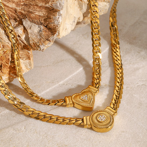 Collar de Acero Inoxidable Yueli con Corazón y Engaste Pavé, Joyería de Regalo - Product Image 4