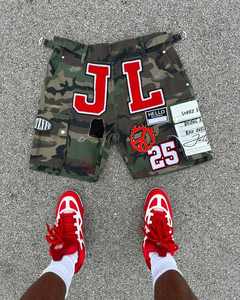 Shorts en jean camouflage déchirés avec broderie appliquée et logo personnalisé, taille élastique tendance pour hommes - Product Image 1
