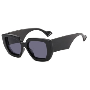 Gafas de Sol Poligonales Retro Personalizadas, Modernas, con Forma Cóncava, para Hombre y Mujer - Product Image 4