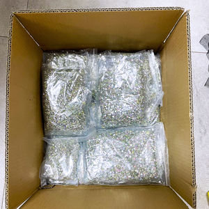 Piedras de Estrás Redondas Planas Termoadhesivas Personalizadas y Ecológicas para Zapatos, Prendas y Bolsos - 100 Gross (14,400 Piezas) - Product Image 4