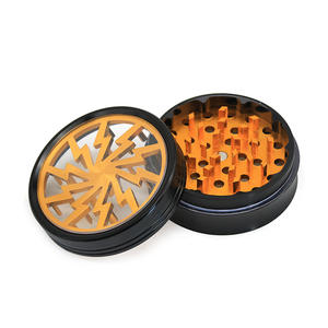 Personnalisez votre logo 63mm Metal Lightning Grinder Moulin à fumée <span class=keywords><strong>Quad</strong></span> Layer Grinder Manual Smoker Set - Product Image 3