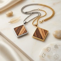 Collar con Colgante Cuadrado de Acero Inoxidable 316L Personalizado, Chapado en PVD de 18K, Cadena con Dije Geométrico de Doble División Diagonal, Venta al por Mayor OEM ODM