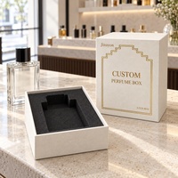 Boîte à parfum rigide avec couvercle, en papier texturé blanc ivoire A3328-W04, avec logo personnalisé, 10x10x14cm, insert en mousse surélevé, finition mate