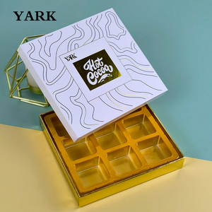 Cajas Rígidas de Embalaje para Bombones de Chocolate de Lujo Personalizadas YARK con Laminado Mate, Grabado en Relieve, Impresión UV y Separadores de Cartón y Plástico - Product Image 5