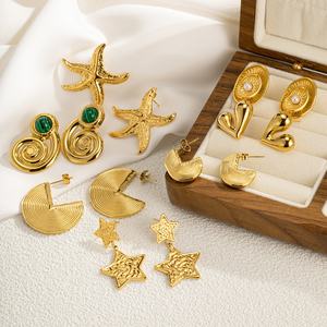 Bijoux fantaisie personnalisables en gros, boucles d'oreilles pendantes en acier inoxydable plaqué or 18 carats, boucles d'oreilles étoiles pour femmes élégantes - Product Image 4