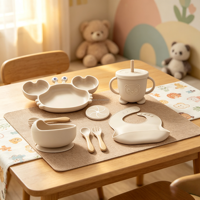 Ensemble d'alimentation pour bébé en silicone 8 pièces - Assiette à ventouse en forme de crabe, tasse à bec 2-en-1, bol à ventouse, bavoir et ensemble de deux ustensiles