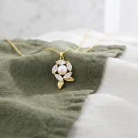 Collier de perles tendance 2027 plaqué or, pendentif fin, bijoux de perles marquise en forme de fleur pour femme, cadeau de mariée délicat Yiwu