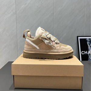 Chaussons d'hiver chauds en fourrure personnalisés 2026 en gros avec logo, chaussures Tasman, bottes Lowmel Ugges pour femmes - Product Image 1