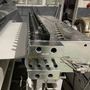 Línea de producción de extrusora de mármol Flexible de PVC de hoja de mármol Uv Artificial de plástico automático DINGKUN con certificación CE - Product Image 3