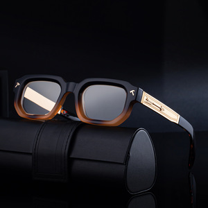 Lunettes de soleil carrées de marque T pour hommes, monture noire, verres PC, protection UV400, style tendance pour l'extérieur, avec emballage en boîte - Product Image 4