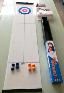 Jeu de sport d'intérieur personnalisé, <span class=keywords><strong>mini</strong></span> <span class=keywords><strong>table</strong></span> à enrouler brevetée, jeu de <span class=keywords><strong>curling</strong></span> avec extrémités magnétiques - Product Image 4