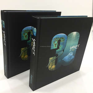 Impression de livre photo de luxe à couverture rigide, papier offset personnalisé, livre de <span class=keywords><strong>table</strong></span> <span class=keywords><strong>basse</strong></span> de luxe avec marque-page en ruban pour voyages et anniversaires - Product Image 2