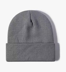 OEM Vente en gros Bonnets d'hiver tricotés personnalisés de haute qualité avec patch en cuir, design classique décontracté et chaud pour l'extérieur - Product Image 5