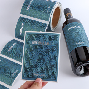 Etiquetas de Cuero Personalizadas <span class=keywords><strong>con</strong></span> Logotipo en Relieve, Etiquetas Adhesivas de Cuero PU <span class=keywords><strong>con</strong></span> Lámina Dorada para Embalaje de Botellas - Product Image 1