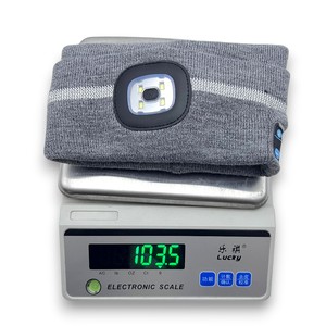 <span class=keywords><strong>Bonnet</strong></span> LED en acrylique tricoté pour <span class=keywords><strong>adulte</strong></span> avec bande réfléchissante intégrée, chapeau Bluetooth à LED pour activités nocturnes en extérieur, bonnets d'hiver - Product Image 4