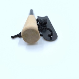 Allume-feu en magnésium avec manche en bois 95 mm x 23 mm, outil de survie en plein air, équipement de camping - Product Image 3