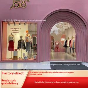 Puerta Arqueada de Vidrio Giratoria de 360 Grados para Tienda de Ropa, Diseño de Eje Central con Resorte de Suelo, Puerta Giratoria de Vidrio de Fábrica - Product Image 1