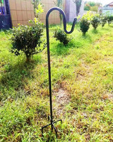 Support pour mangeoire à oiseaux Garden Shepherd Hook, tube en acier noir thermolaqué, capacité 10 kg