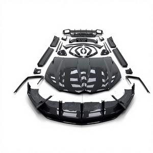 Kit de conversion TOPCA-R en fibre de carbone pour Lamborghini URUS : Lame avant, jupes latérales et diffuseur arrière - Product Image 2