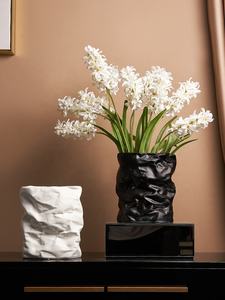 Florero arrugado <span class=keywords><strong>con</strong></span> bolsa de papel, florero de cerámica de baja temperatura, maceta para adornos para el hogar, jardín, mesa, Jarrones blancos - Product Image 4
