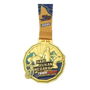 Produits à succès Médailles personnalisées en alliage de zinc Dessin animé Lune Tourne Médailles souvenirs - Product Image 1