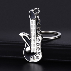 Porte-clés en métal 3D personnalisés en gros / Porte-clés promotionnels en métal en forme de guitare 3D - Product Image 2
