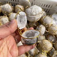 Boîte à bijoux en agate de quartz blanc naturel en gros, cadre en fil d'or, boîte à bagues en cristal Druzy, cadeau