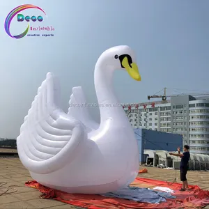 Cisne blanco inflable gigante fresco, decoración de publicidad, cisne inflable de dibujos animados con luz LED