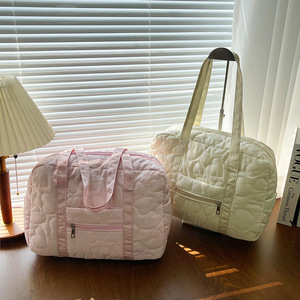 Nouveau sac de voyage brodé en forme de cœur, sac bandoulière tendance, léger, grande capacité, sac de sport, sac de voyage pour courts séjours - Product Image 1