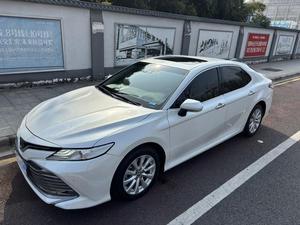Горячая распродажа: Toyota Camry 2019 Facelift 2.0G Luxury Edition, подержанный седан по низкой цене - Product Image 1