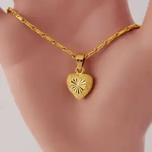 Fashion retro hot selling Love Pendant 18K gold-plated heart necklace for women