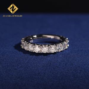 925ผู้หญิง4มม. แบบง่ามสีเงินประดับเพชรวงแหวนหมั้น - Product Image 1