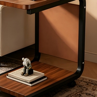 Table basse moderne en bois avec plateau en métal, rangement et roulettes mobiles - Meuble de maison portable