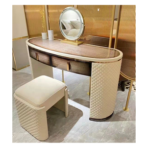 Letto Matrimoniale King Size in Pelle Beige Design Italiano HL per Camere da Letto di Ville di Lusso - Product Image 2