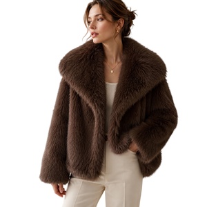 Abrigo corto de invierno para mujer, de piel sintética, con un gran solapa esponjoso, hecho de piel sintética de zorro, cálido y elegante. - Product Image 3