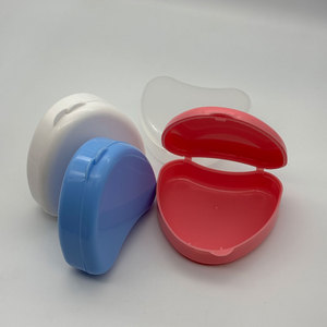 Oral Hygiene Tool Heart Shape Dental Floss Holder Compact Plastic Case with Mirror Travel Essential for Pocket & Purse Carrying - Product Image 3