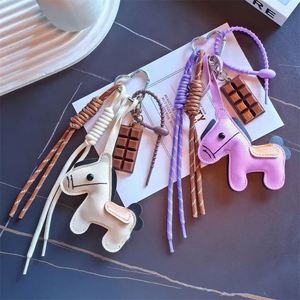 Llavero de cuero sintético con forma de caballo para coche, para colgar en el bolso del teléfono, accesorios de decoración DIY 2026 - Product Image 4