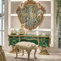 Cabecero de Cama de Lujo en Verde Malaquita con Hojas de Oro Esmeralda Talladas, Estilo Barroco Real, Diseño Personalizado y Tapizado de Alta Gama