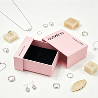 Boîte à bijoux minimaliste pour filles avec logo personnalisé, pour bagues, boucles d'oreilles, colliers, pendentifs, accessoires de mode, emballage cadeau