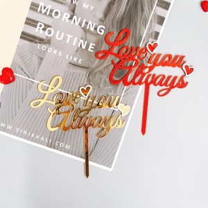 Adorno Acrílico para Pastel de San Valentín con Diseño de Corazón Rojo y Dorado, con la Frase 'Honey And Sweetness Love You Always' - Product Image 1