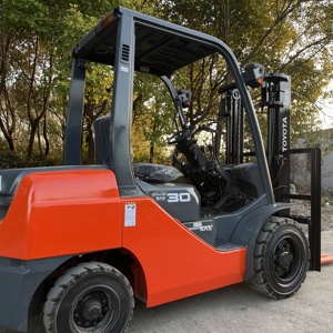 <strong>TOYOTA</strong> <strong>30</strong> <strong>Used</strong> <strong>Forklift</strong> in Good Condition 3ton Mini TOYOTA30 diesel <strong>Forklift</strong> Japan Orginal - Product Image 5
