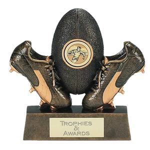 ลูกฟุตบอลและรองเท้าสตั๊ดทำจากเรซิ่นสีบรอนซ์ดำโบราณ พร้อมสลักข้อความตามสั่ง สำหรับรางวัลกีฬา งานแข่งขัน หรือของขวัญส่งเสริมการขาย - Product Image 1