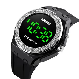 Jam tangan olahraga wanita, arloji elektronik luar ruangan tahan air Dial besar transparan LED berlian Skmei kustom canggih