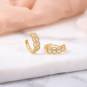 Orecchini a Cerchio Dorati con Cristalli Incastonati per Donna, Design Geometrico per Uso Quotidiano, Placcati in Oro 18K, Lega di Zinco - Product Image 2