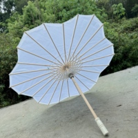 Parapluie décoratif de style ancien en soie unie et papier huilé, avec baleines en bambou, pour la danse Hanfu et la décoration intérieure