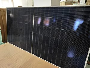 Vente en gros de panneaux solaires pliables PERC bifaciaux double vitrage Tiger Neo 72HL4-BDV 575-600W N-Type BIPV 23,23% HJT Hbc - Product Image 4